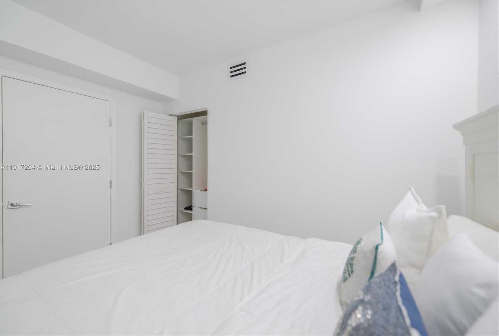 Small Image of 1950 SOUTH OCEAN DR #8N, Hallandale Beach Number 21