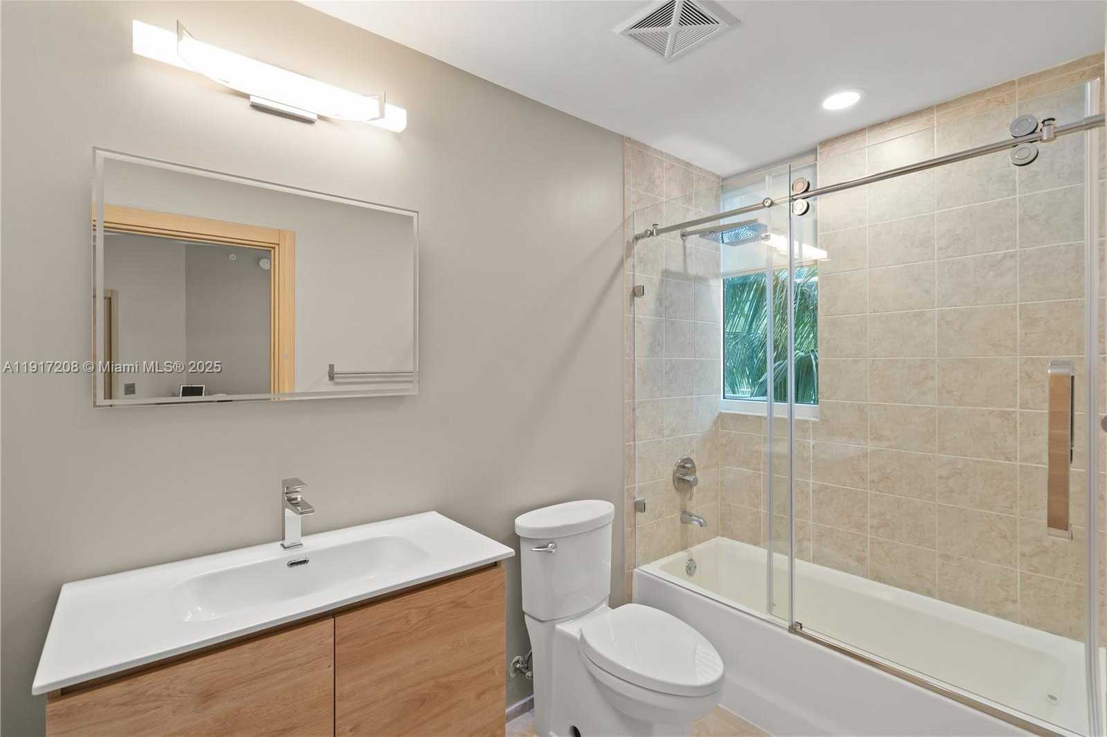 Small Image of 60 SOUTH WEST 13TH ST #1400, Miami Number 21