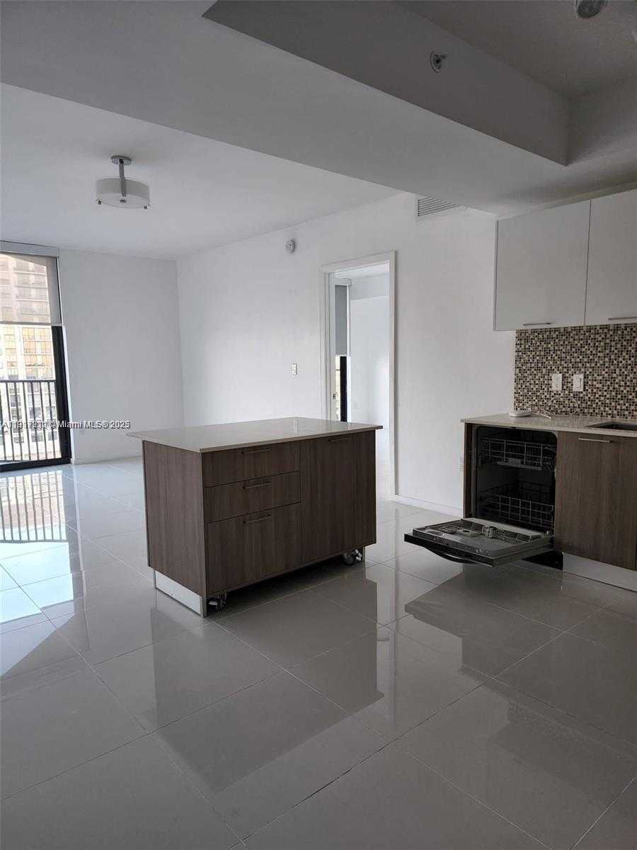 Imagen de Pequeño Objeto