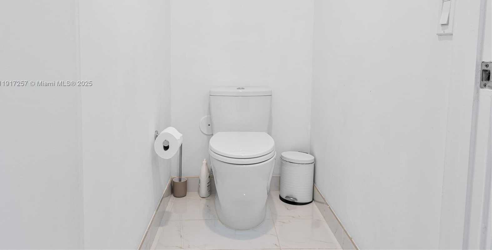 Small Image of 16385 BISCAYNE BLVD #405, North Miami Beach Number 17