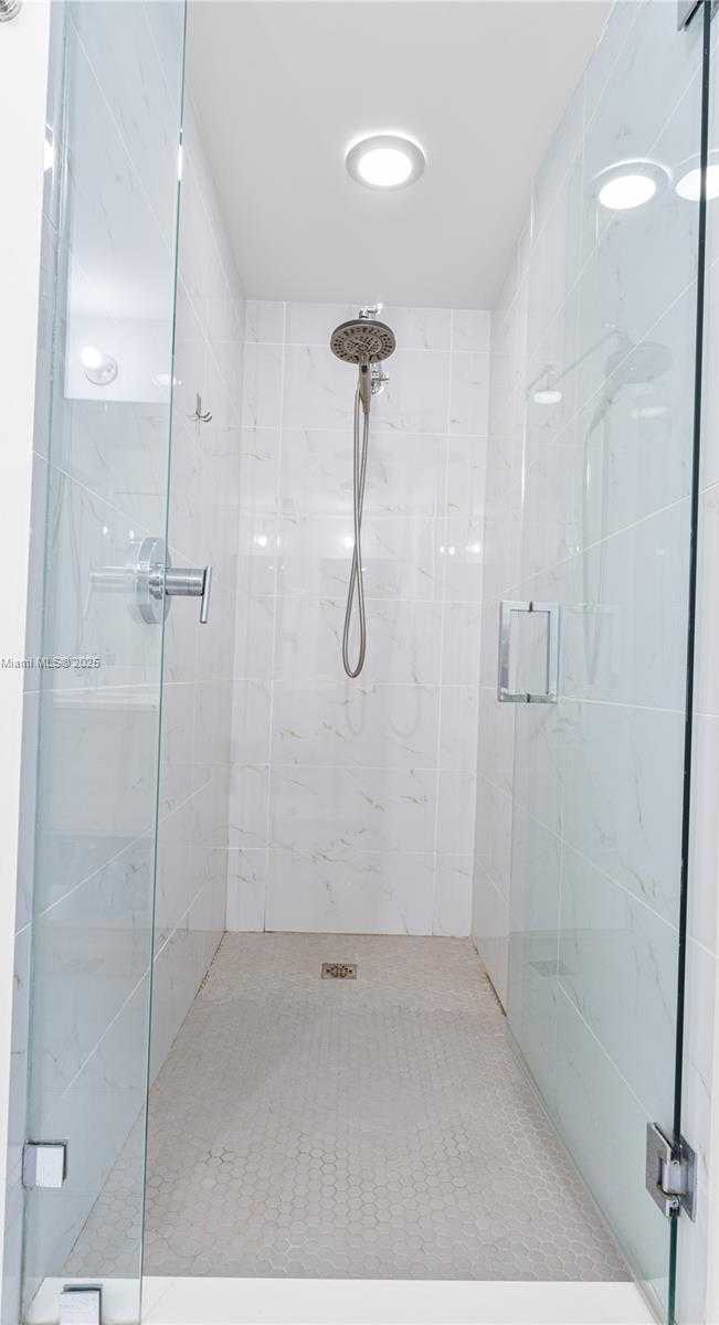 Small Image of 16385 BISCAYNE BLVD #405, North Miami Beach Number 18