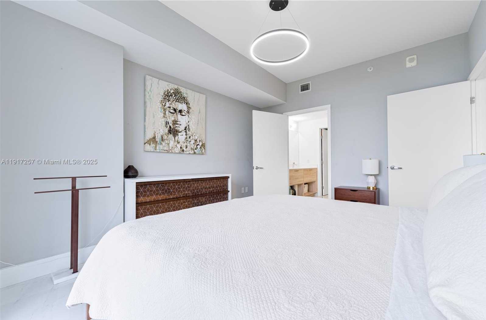 Small Image of 16385 BISCAYNE BLVD #405, North Miami Beach Number 20