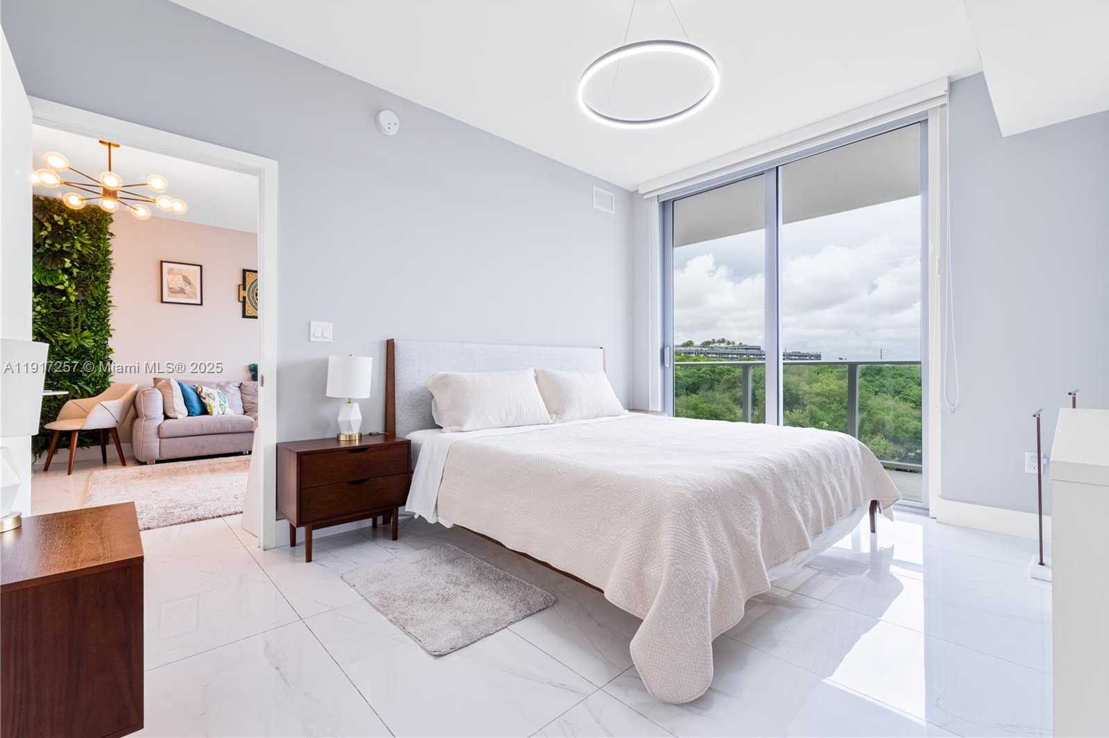 Small Image of 16385 BISCAYNE BLVD #405, North Miami Beach Number 21
