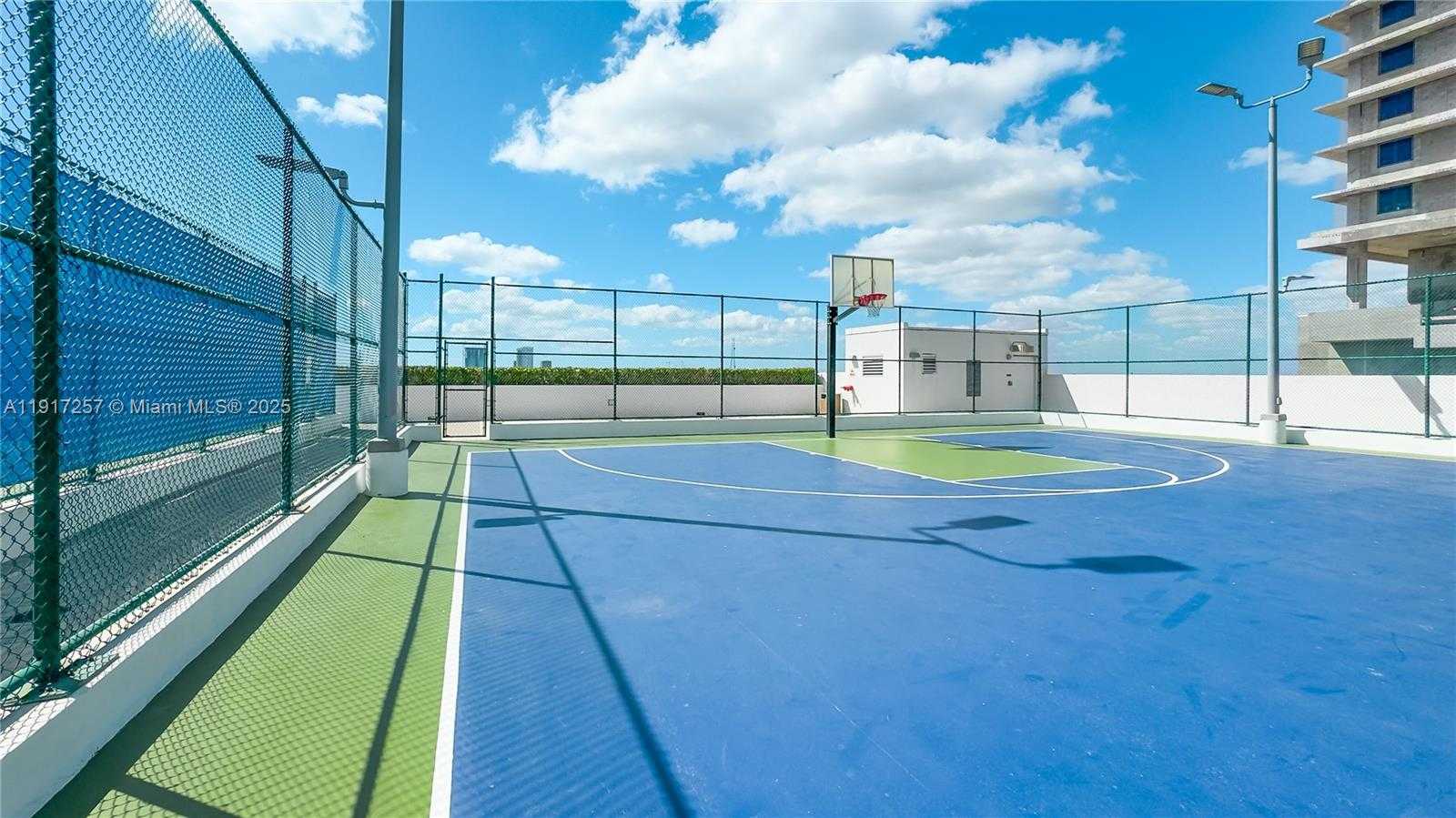 Small Image of 16385 BISCAYNE BLVD #405, North Miami Beach Number 28