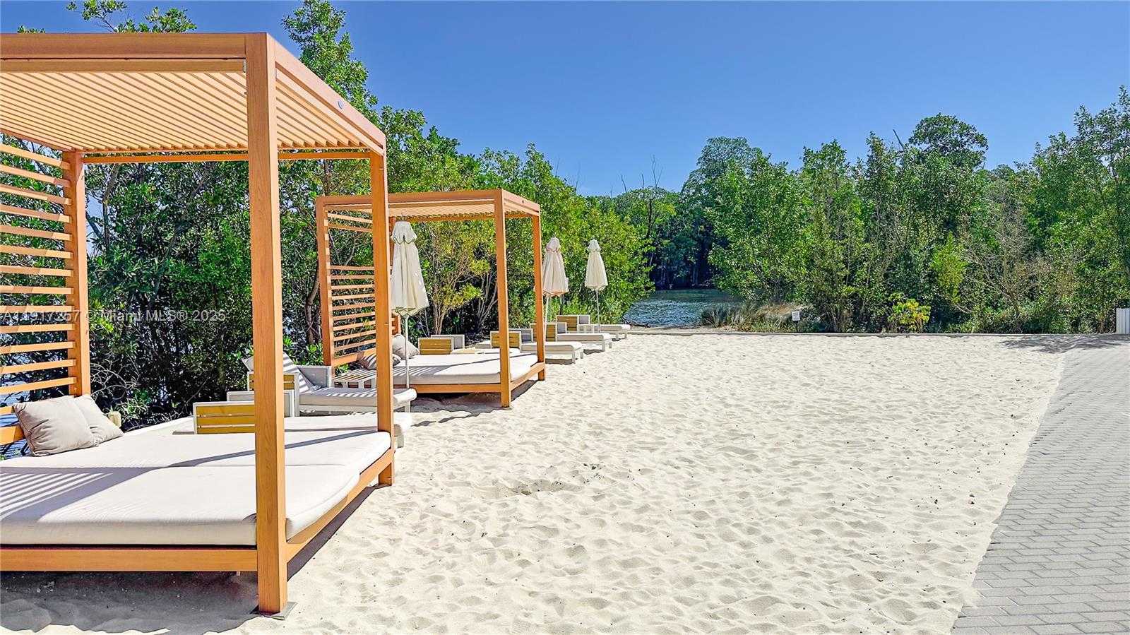 Small Image of 16385 BISCAYNE BLVD #405, North Miami Beach Number 30