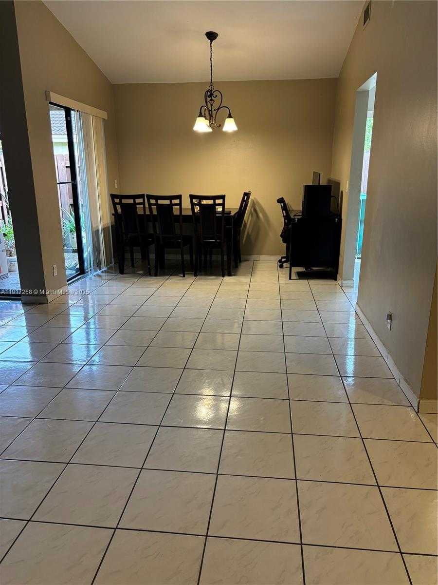 Small Image of 6547 NORTH WEST 170TH TER, Hialeah Number 2