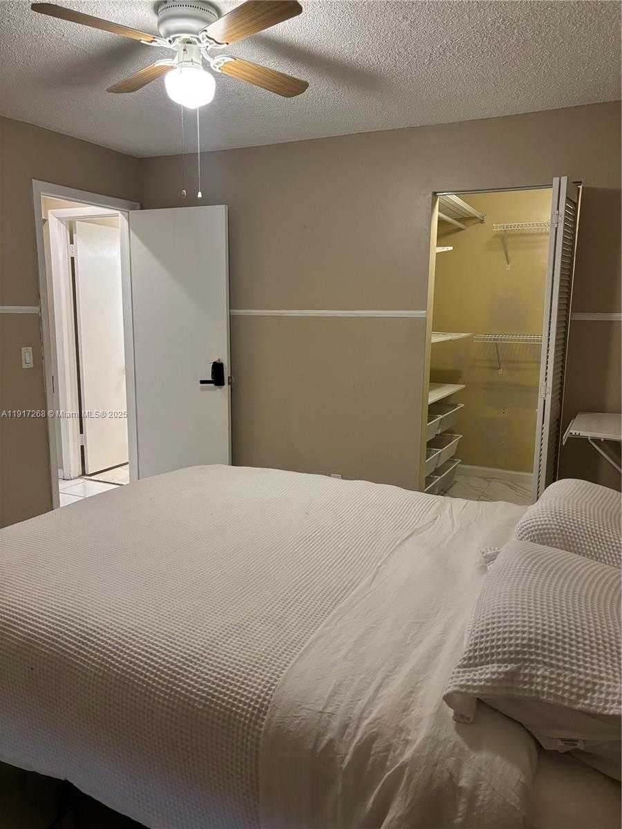 Small Image of 6547 NORTH WEST 170TH TER, Hialeah Number 21