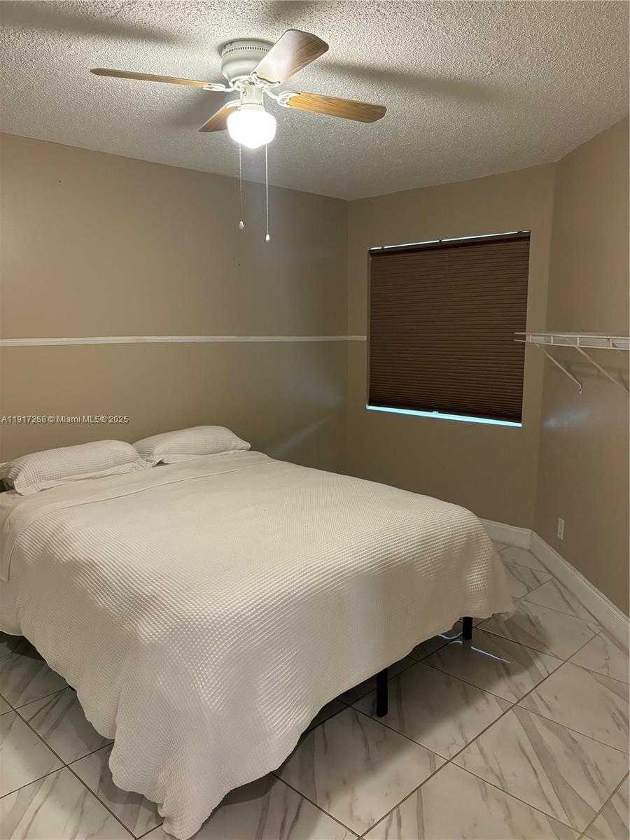 Small Image of 6547 NORTH WEST 170TH TER, Hialeah Number 22