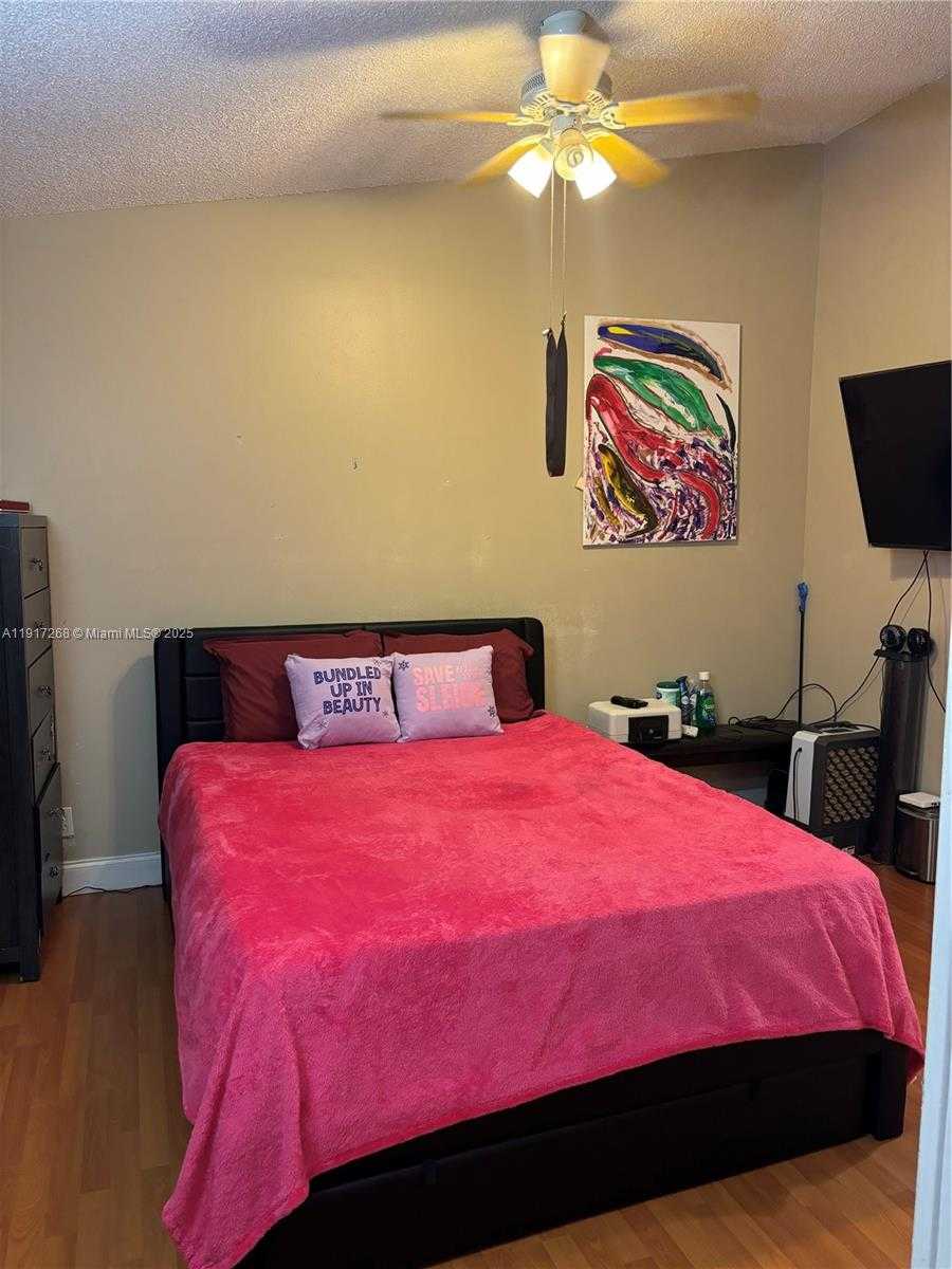 Small Image of 6547 NORTH WEST 170TH TER, Hialeah Number 27