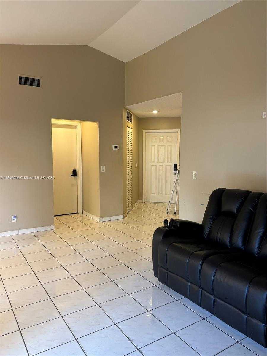 Small Image of 6547 NORTH WEST 170TH TER, Hialeah Number 32