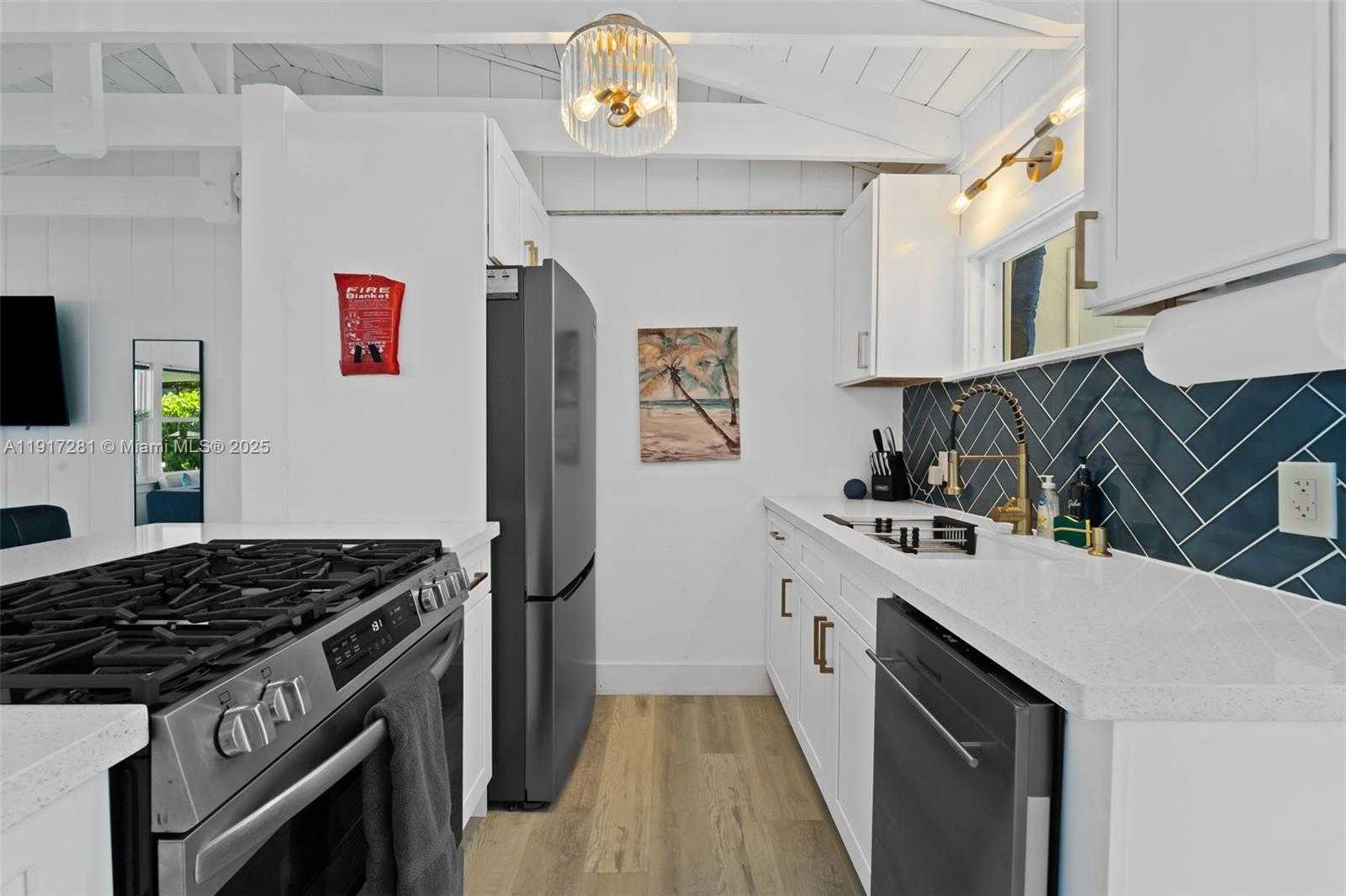 Small Image of 1464 NORTH EAST 24TH ST, Wilton Manors Number 6