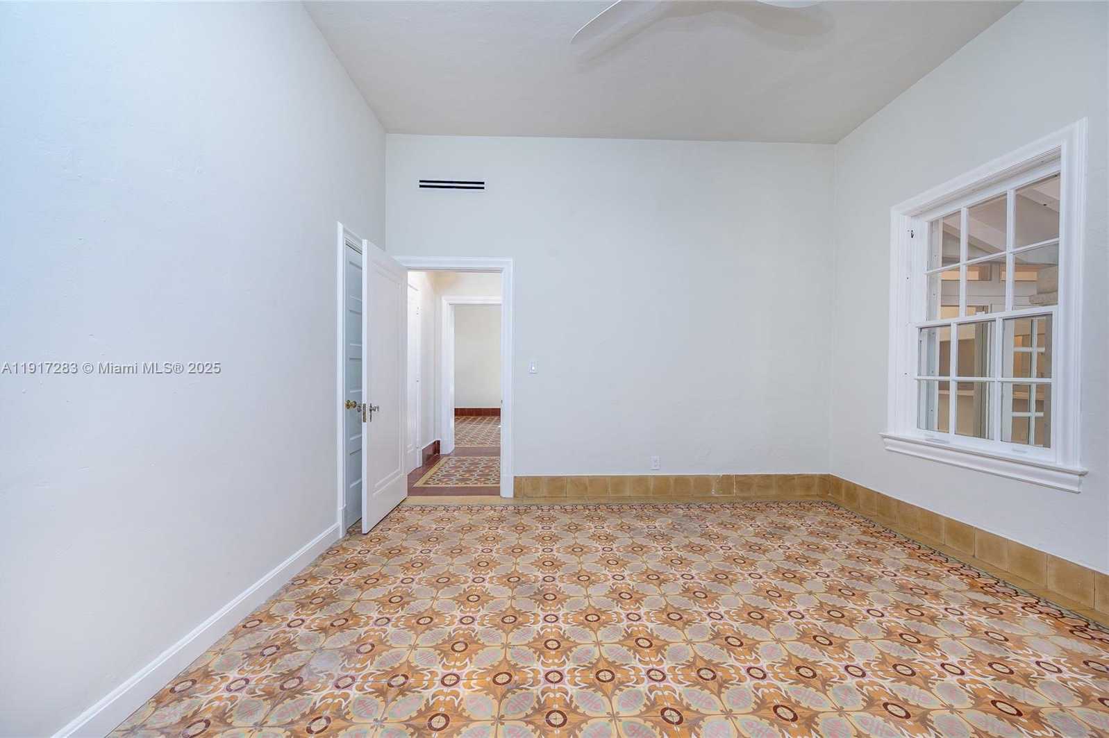 Small Image of 3240 MORRIS LN, Miami Number 18