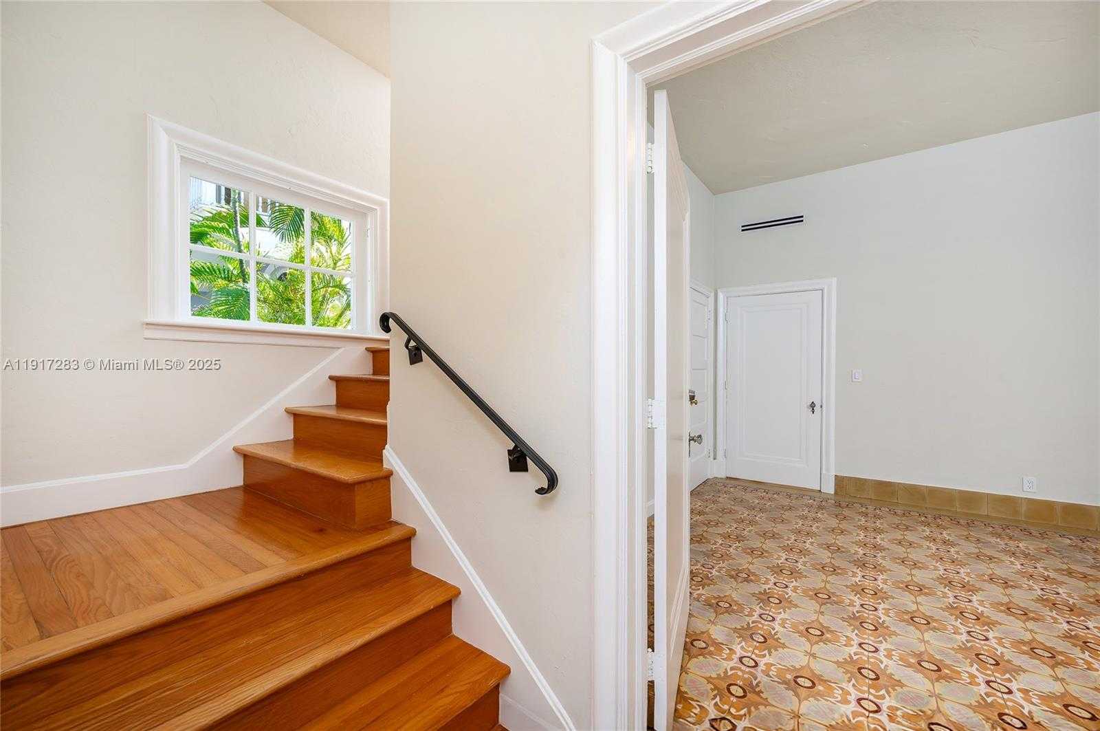 Small Image of 3240 MORRIS LN, Miami Number 19