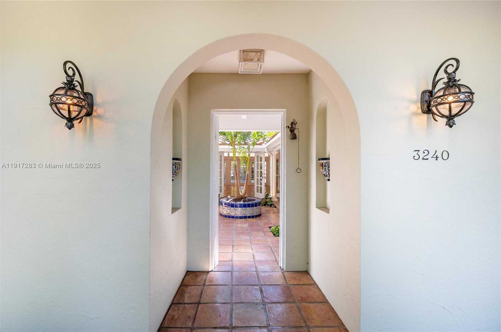 Small Image of 3240 MORRIS LN, Miami Number 2