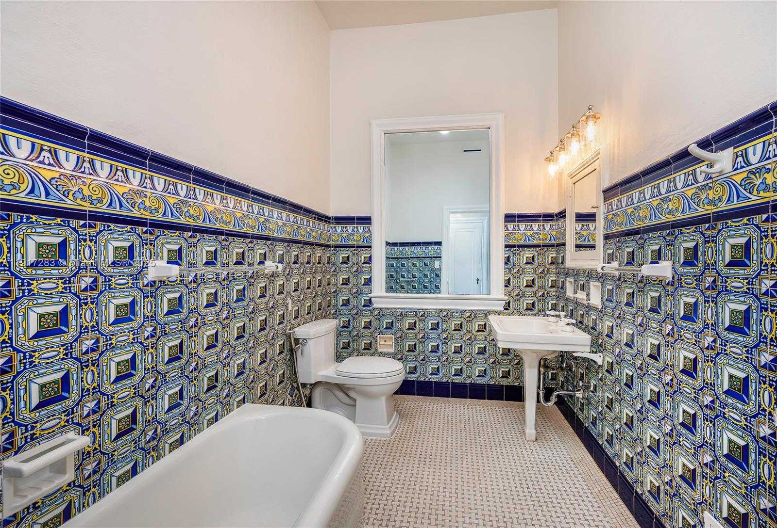 Small Image of 3240 MORRIS LN, Miami Number 21