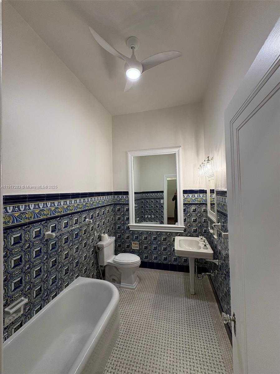 Small Image of 3240 MORRIS LN, Miami Number 22