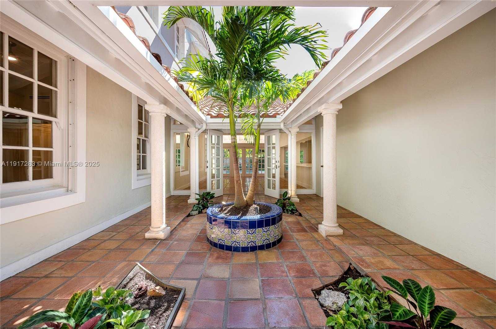 Small Image of 3240 MORRIS LN, Miami Number 3