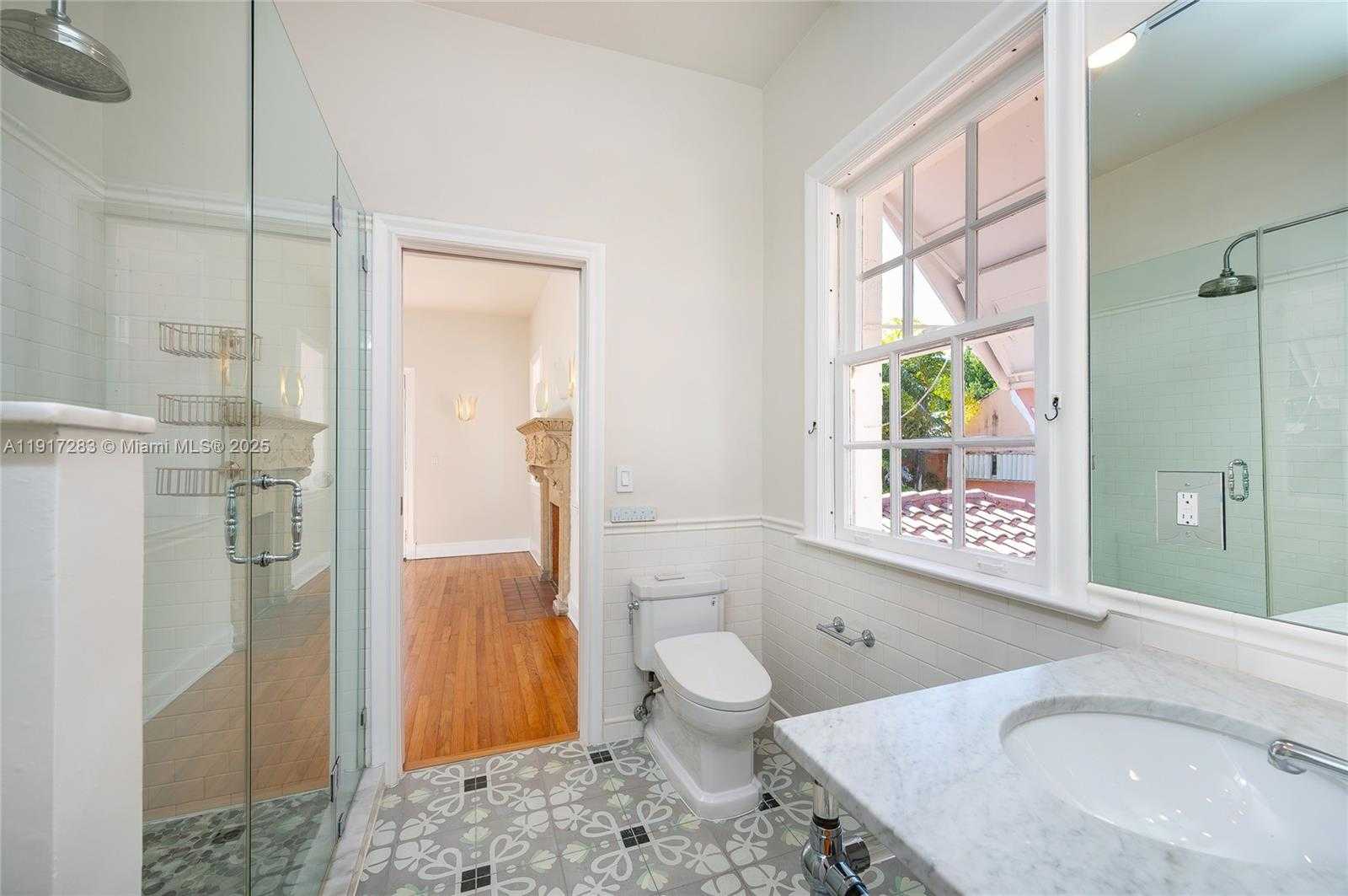 Small Image of 3240 MORRIS LN, Miami Number 30