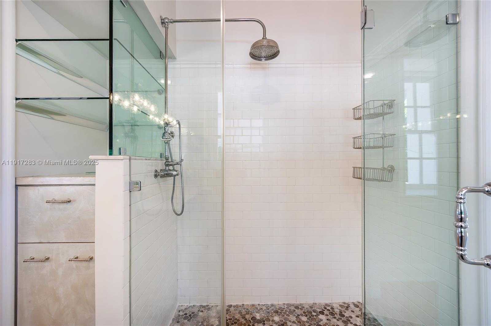 Small Image of 3240 MORRIS LN, Miami Number 31