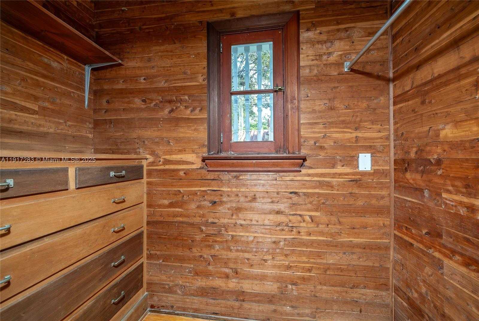 Small Image of 3240 MORRIS LN, Miami Number 35