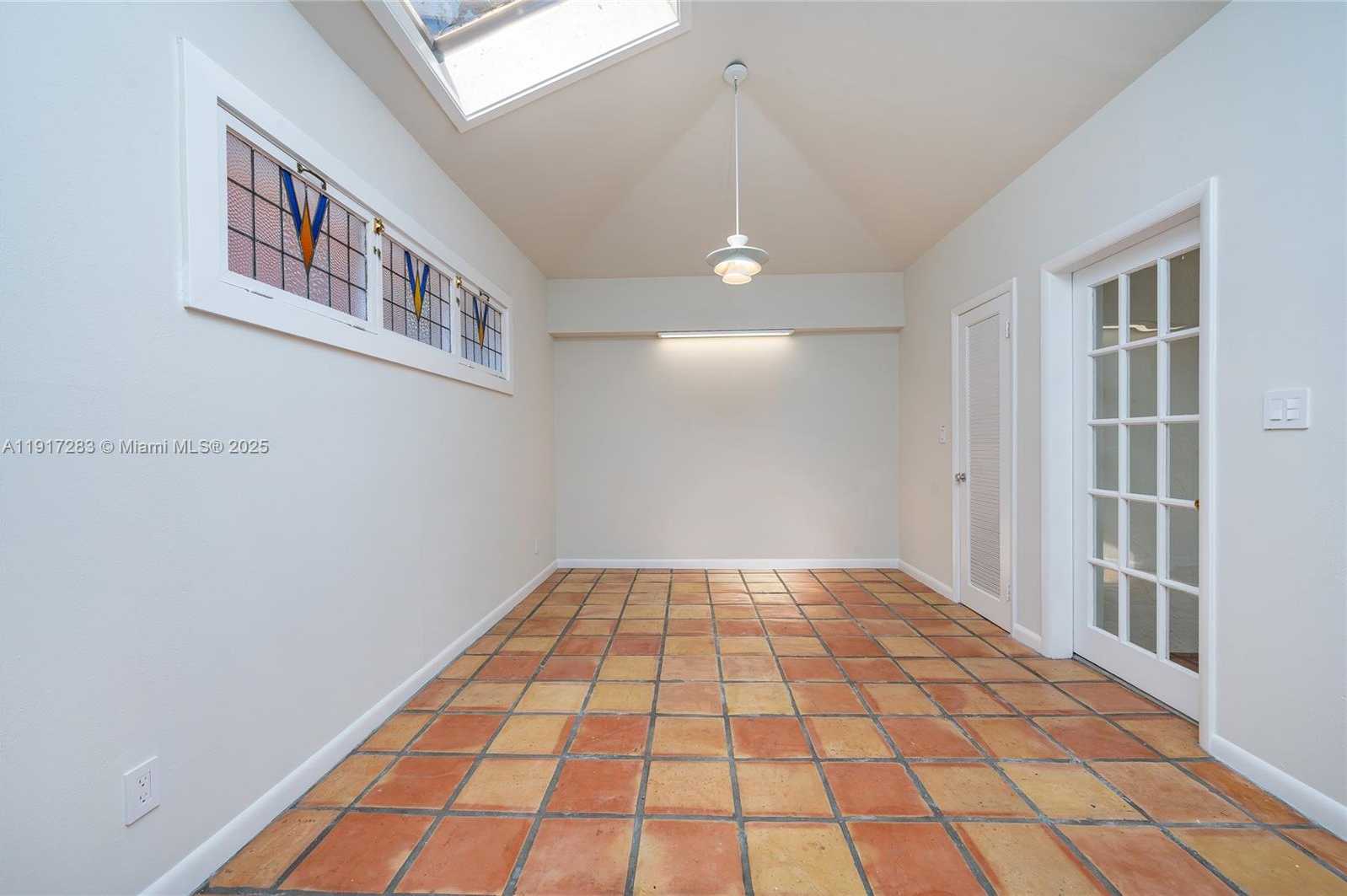 Small Image of 3240 MORRIS LN, Miami Number 36