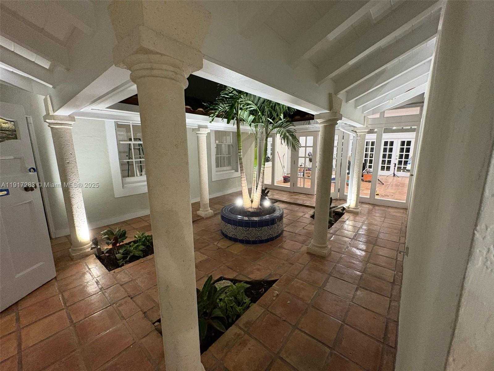 Small Image of 3240 MORRIS LN, Miami Number 5