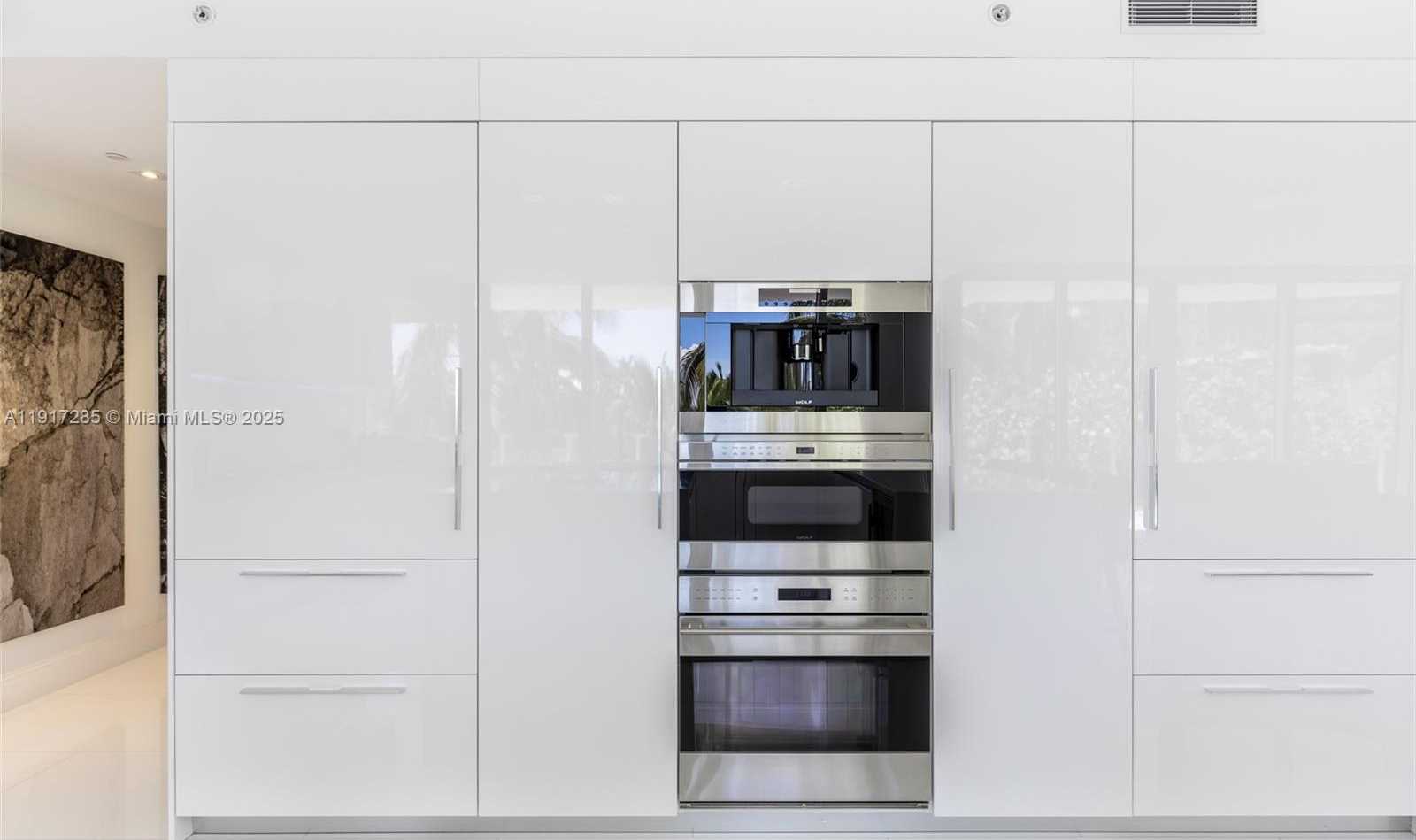 Small Image of 1 COLLINS AVE #207, Miami Beach Number 17