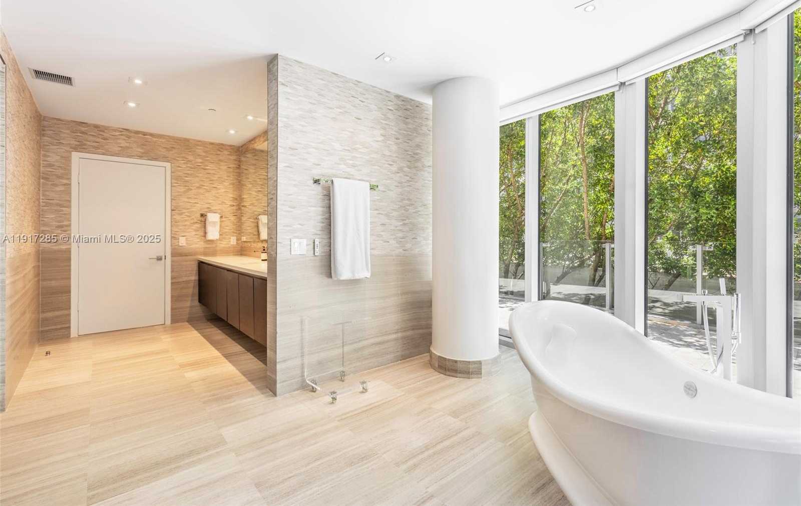 Small Image of 1 COLLINS AVE #207, Miami Beach Number 23