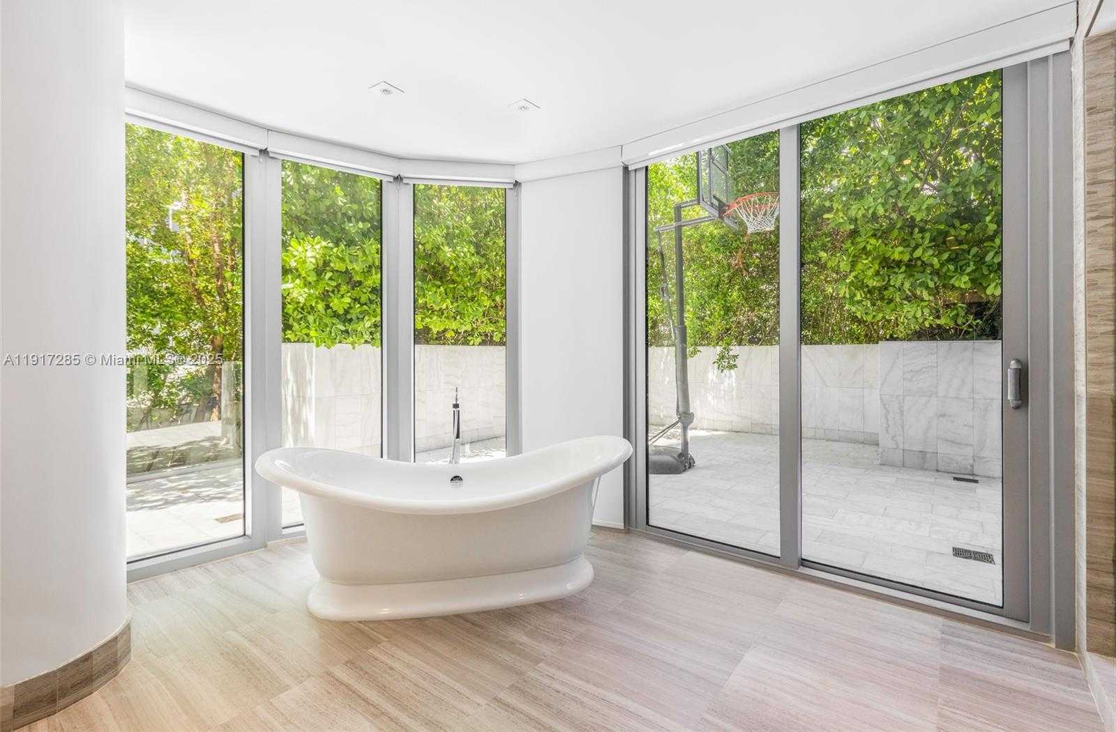 Small Image of 1 COLLINS AVE #207, Miami Beach Number 24