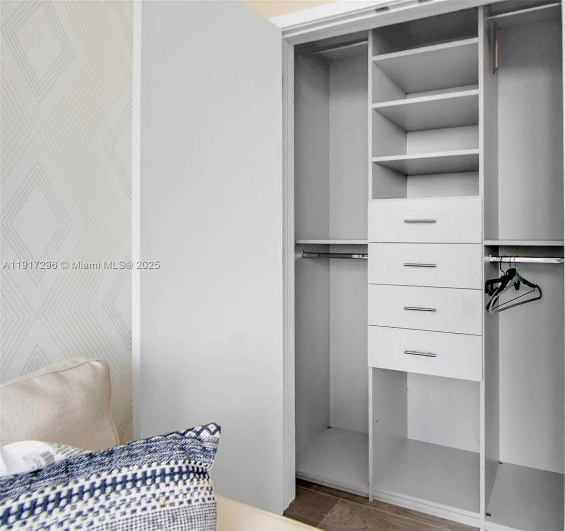 Small Image of 2900 NORTH EAST 7TH AVE #1807, Miami Number 23