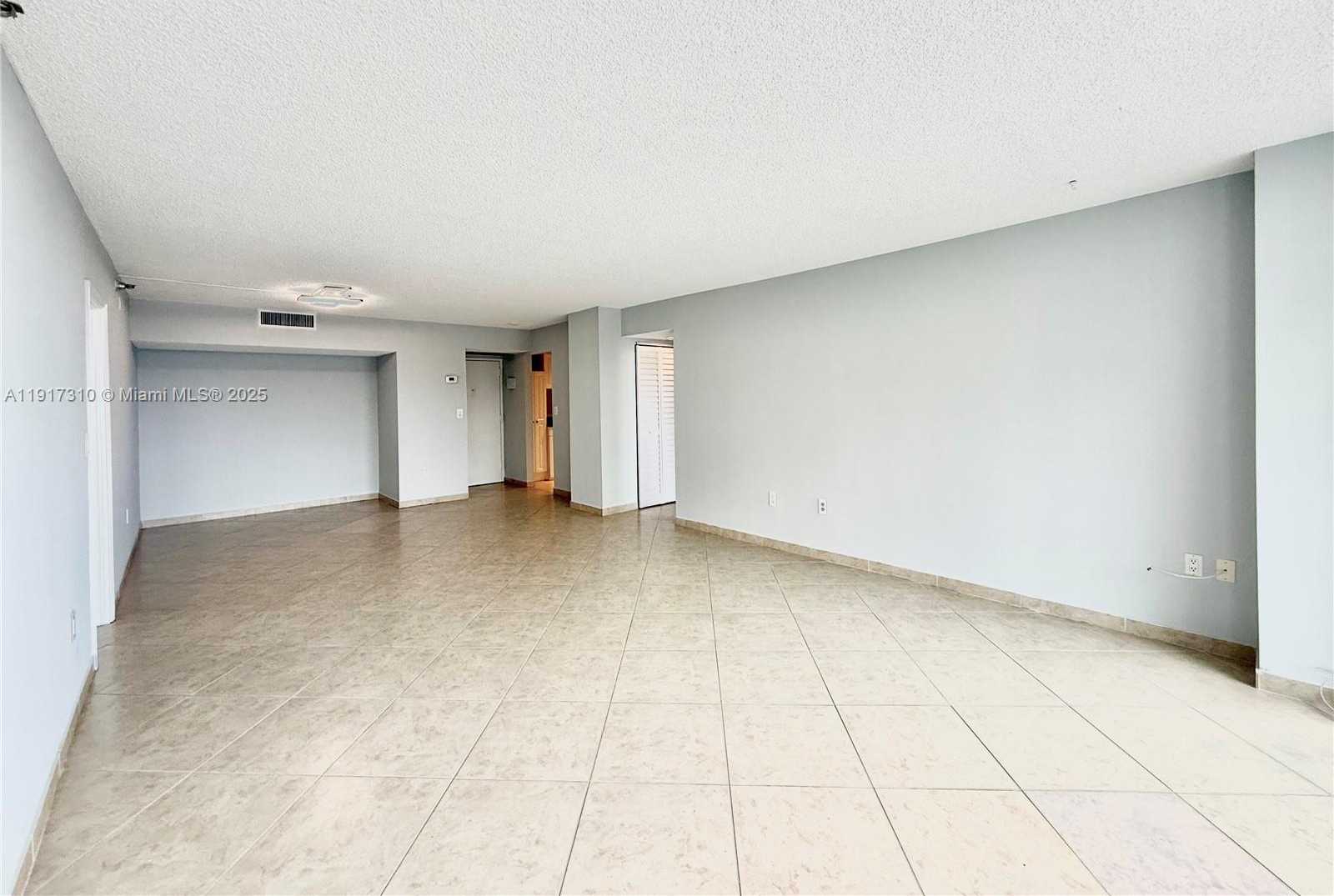 Small Image of 20505 EAST COUNTRY CLUB DR #336, Aventura Number 26