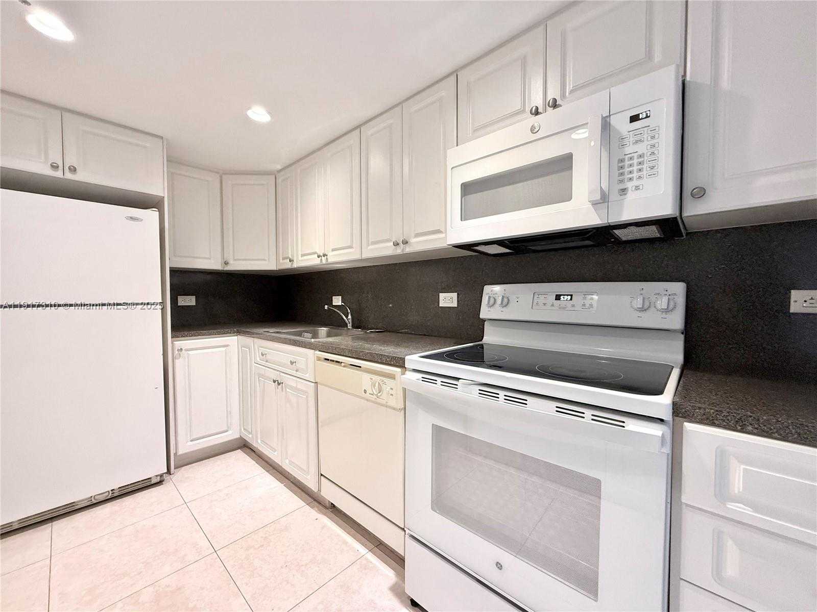 Small Image of 20505 EAST COUNTRY CLUB DR #336, Aventura Number 31