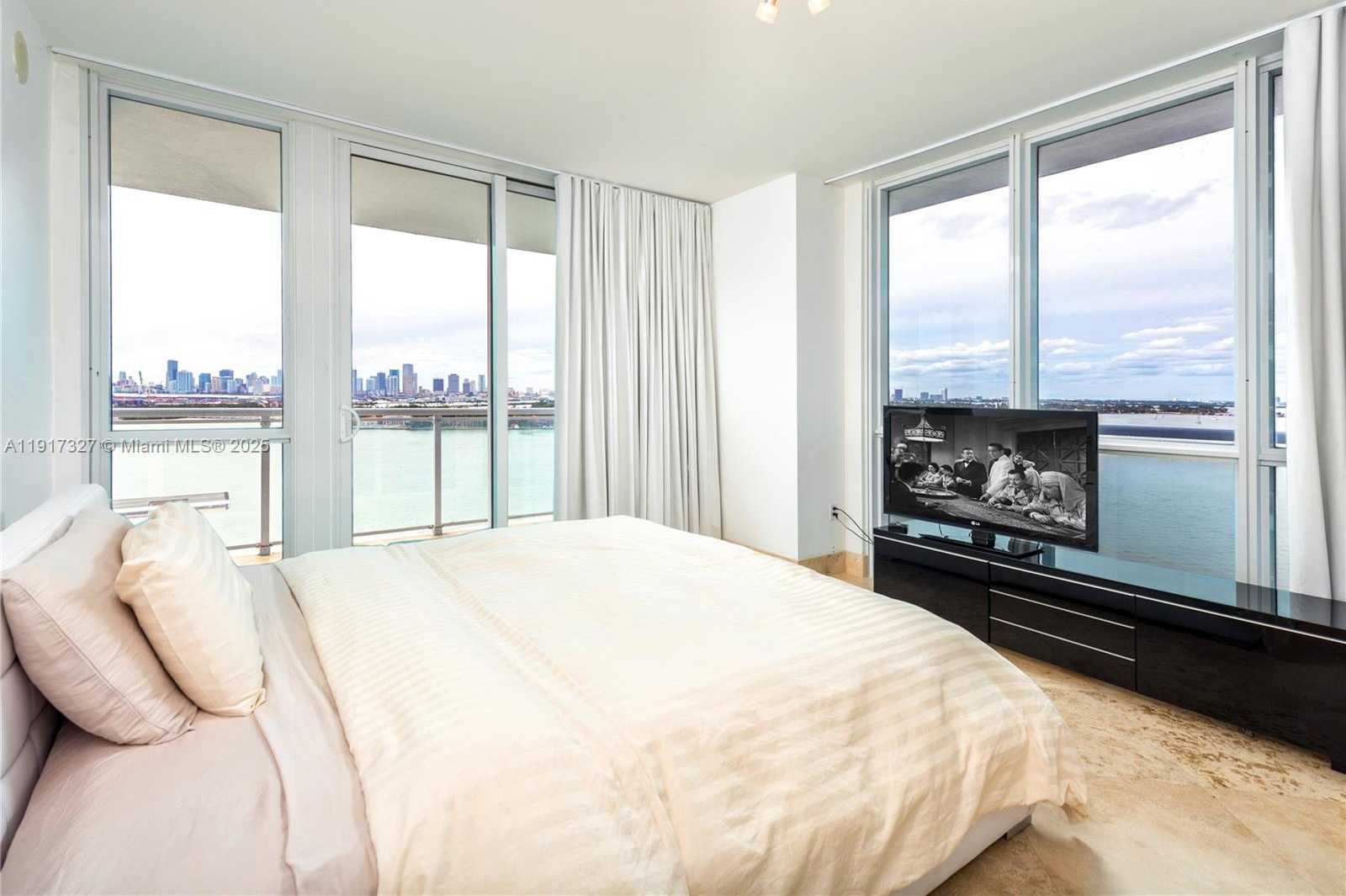 Small Image of 520 WEST AVE #1405, Miami Beach Number 2