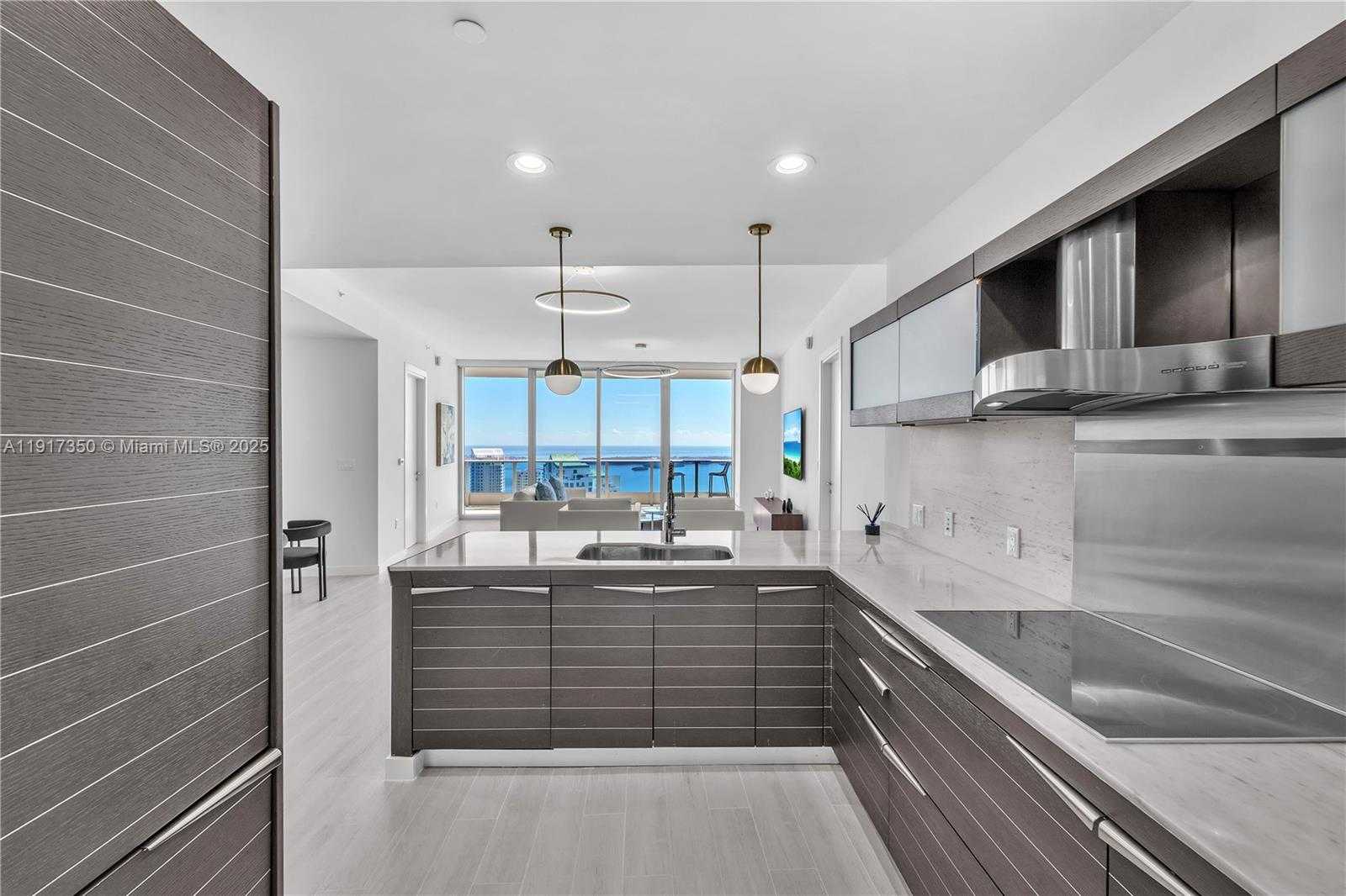 Small Image of 200 BISCAYNE BOULEVARD WAY #5103, Miami Number 10