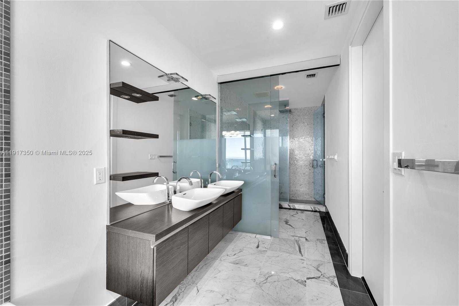 Small Image of 200 BISCAYNE BOULEVARD WAY #5103, Miami Number 17