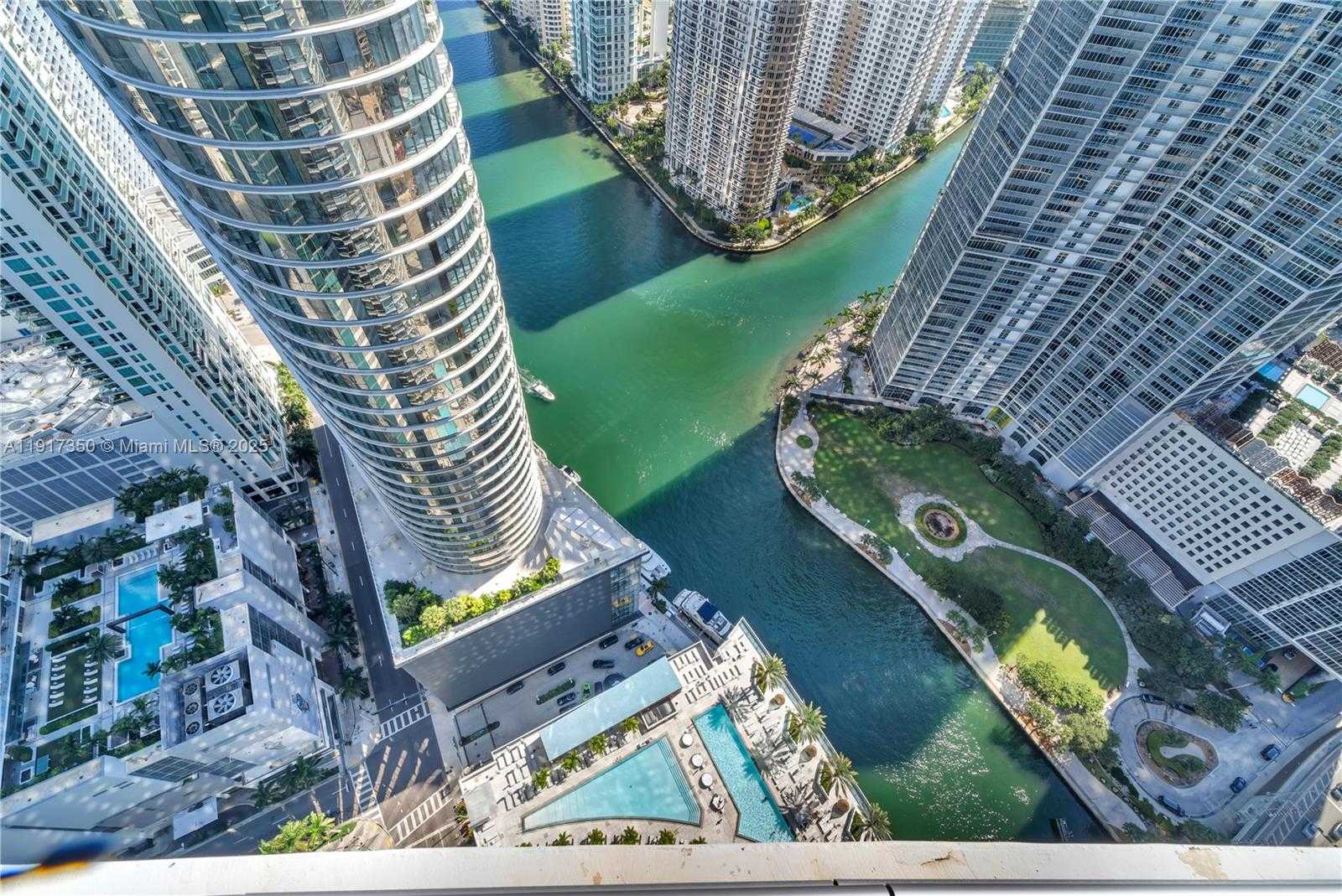 Small Image of 200 BISCAYNE BOULEVARD WAY #5103, Miami Number 24