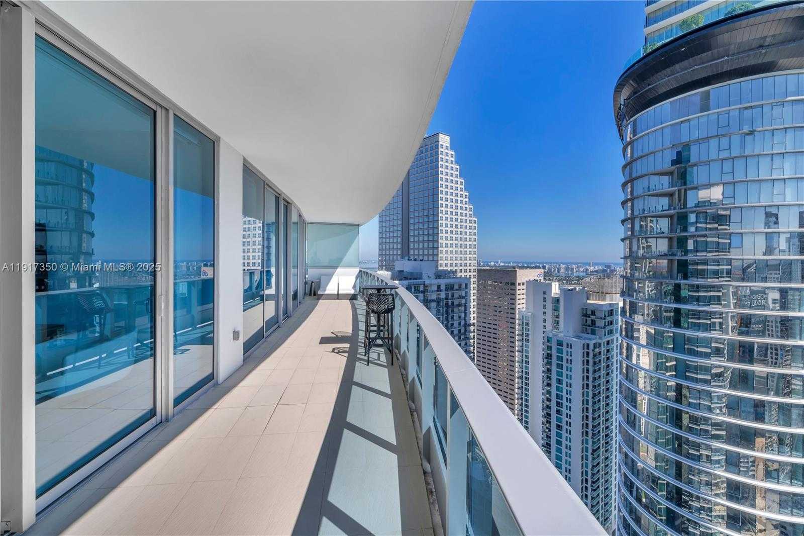 Small Image of 200 BISCAYNE BOULEVARD WAY #5103, Miami Number 25