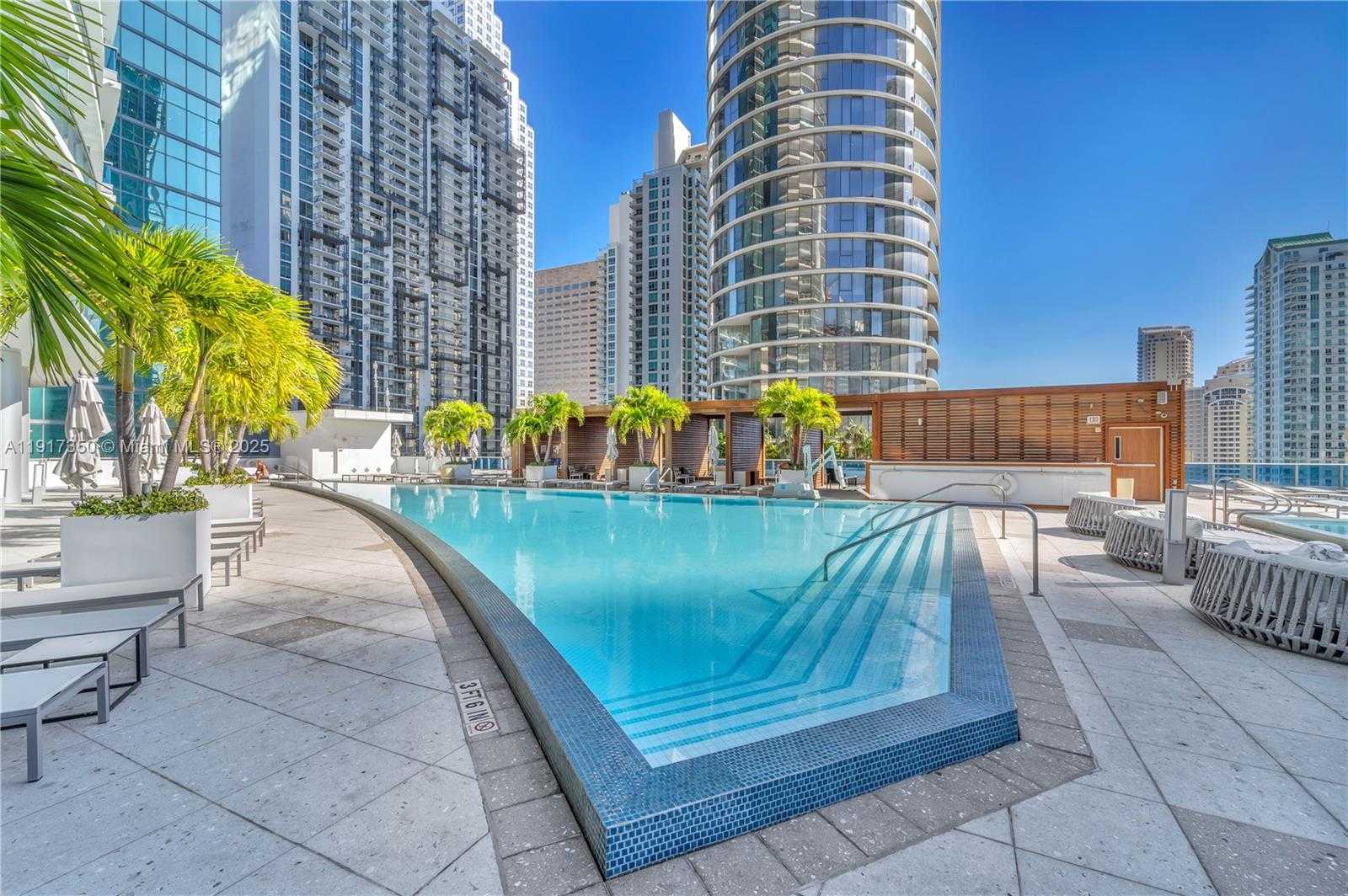 Small Image of 200 BISCAYNE BOULEVARD WAY #5103, Miami Number 30