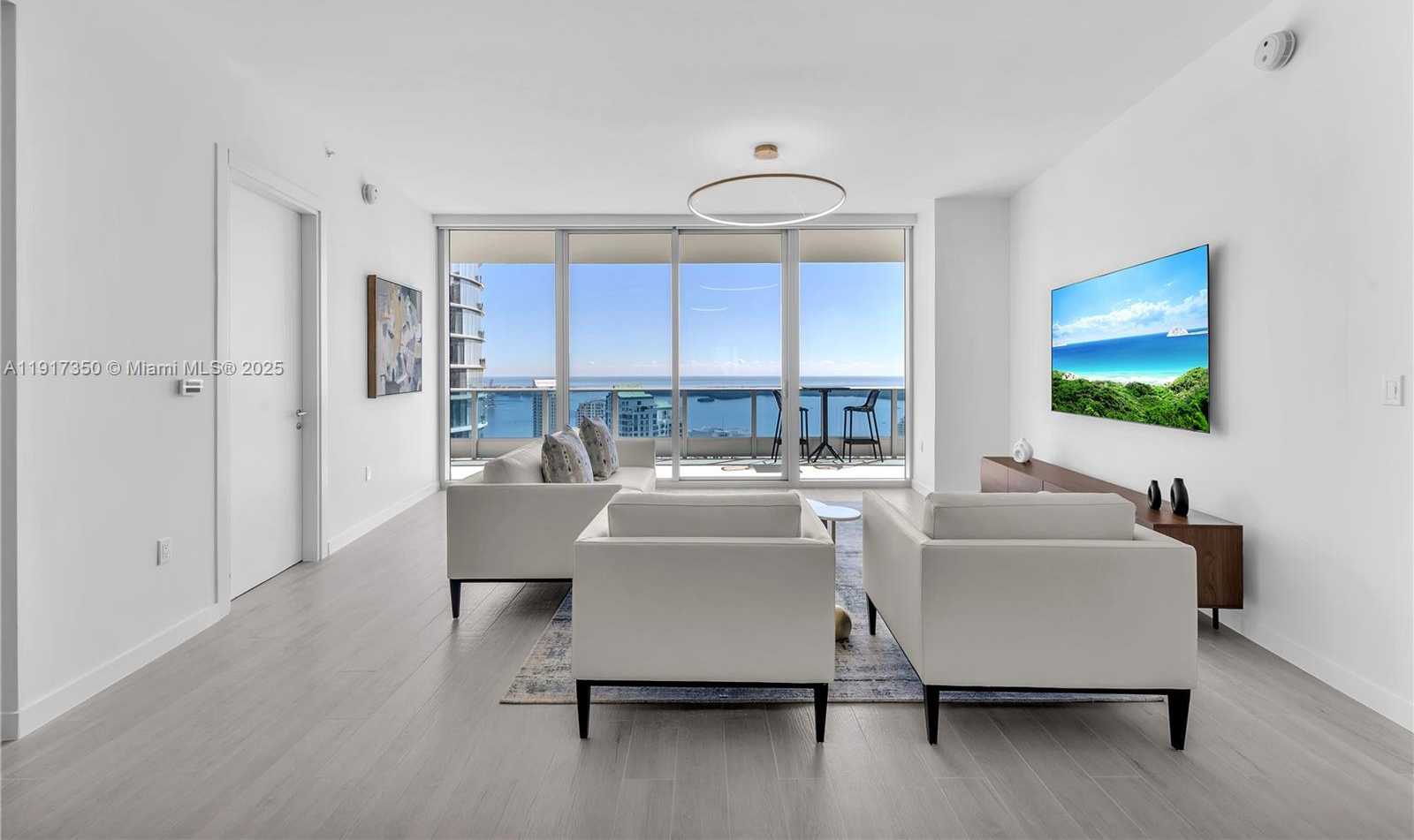 Small Image of 200 BISCAYNE BOULEVARD WAY #5103, Miami Number 4