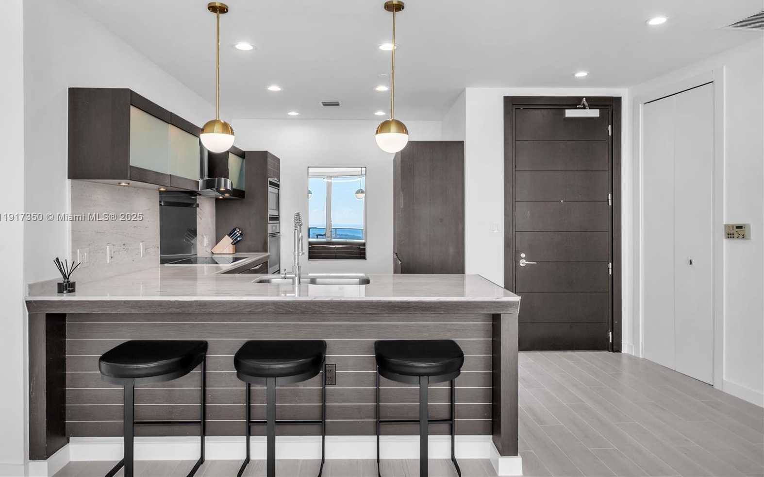 Small Image of 200 BISCAYNE BOULEVARD WAY #5103, Miami Number 8