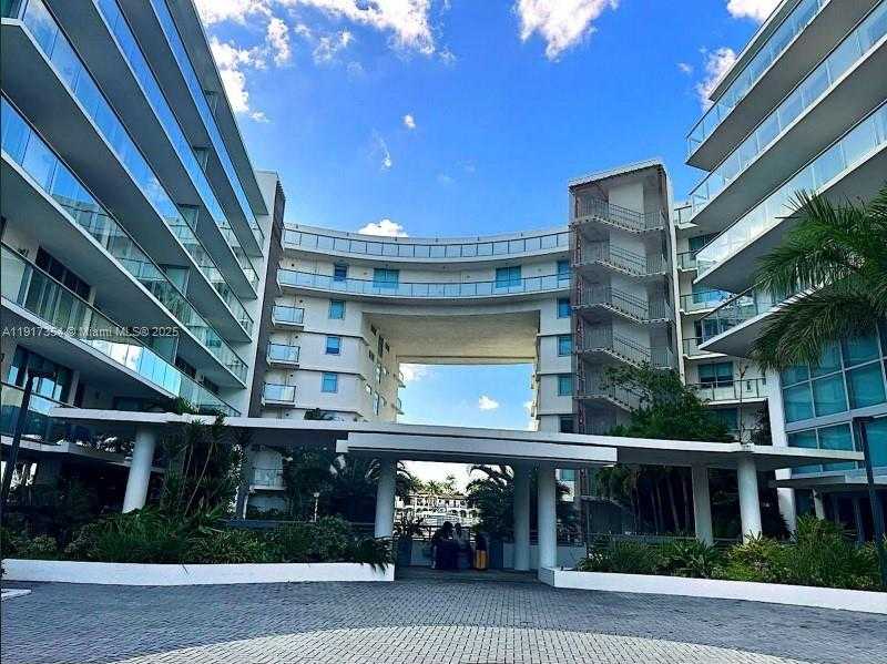 Small Image of 6620 INDIAN CREEK DR #617, Miami Beach Number 1