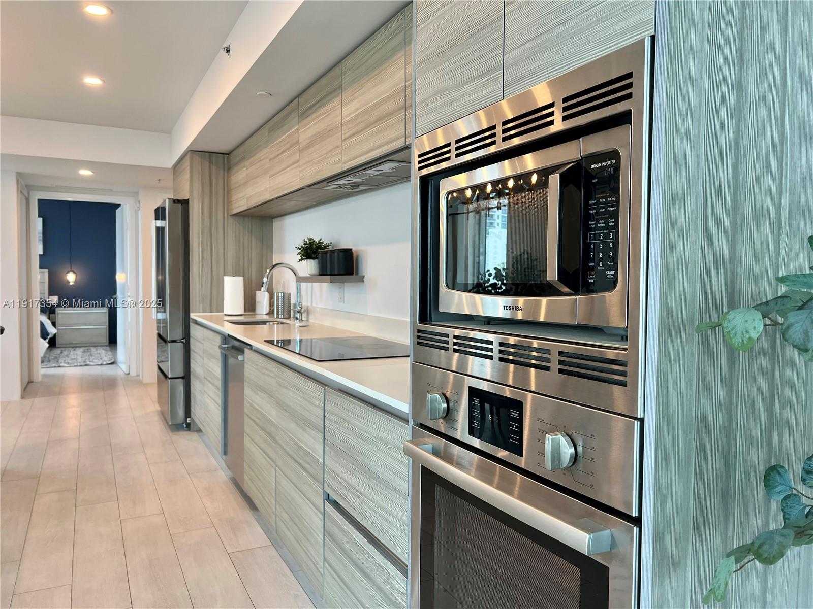 Small Image of 6620 INDIAN CREEK DR #617, Miami Beach Number 10