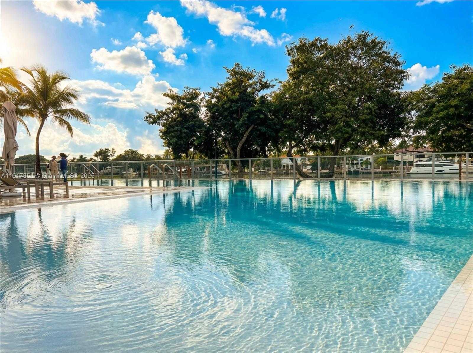 Small Image of 6620 INDIAN CREEK DR #617, Miami Beach Number 4