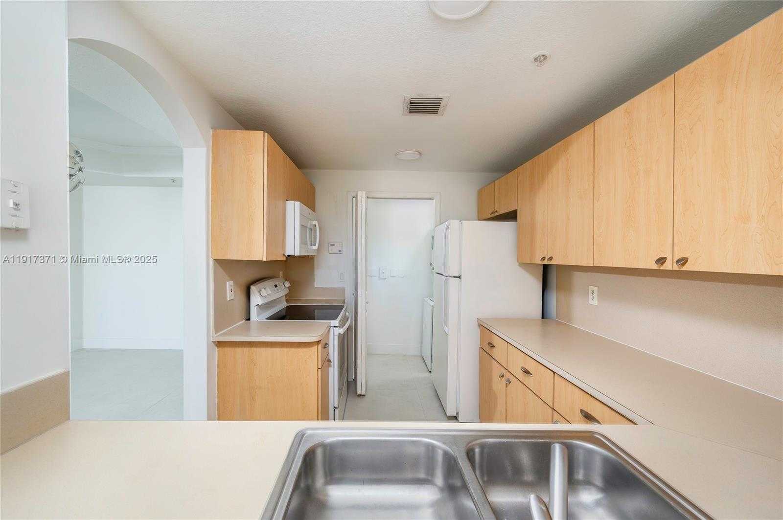 Small Image of 6320 NORTH WEST 114TH AVE #1227, Doral Number 10