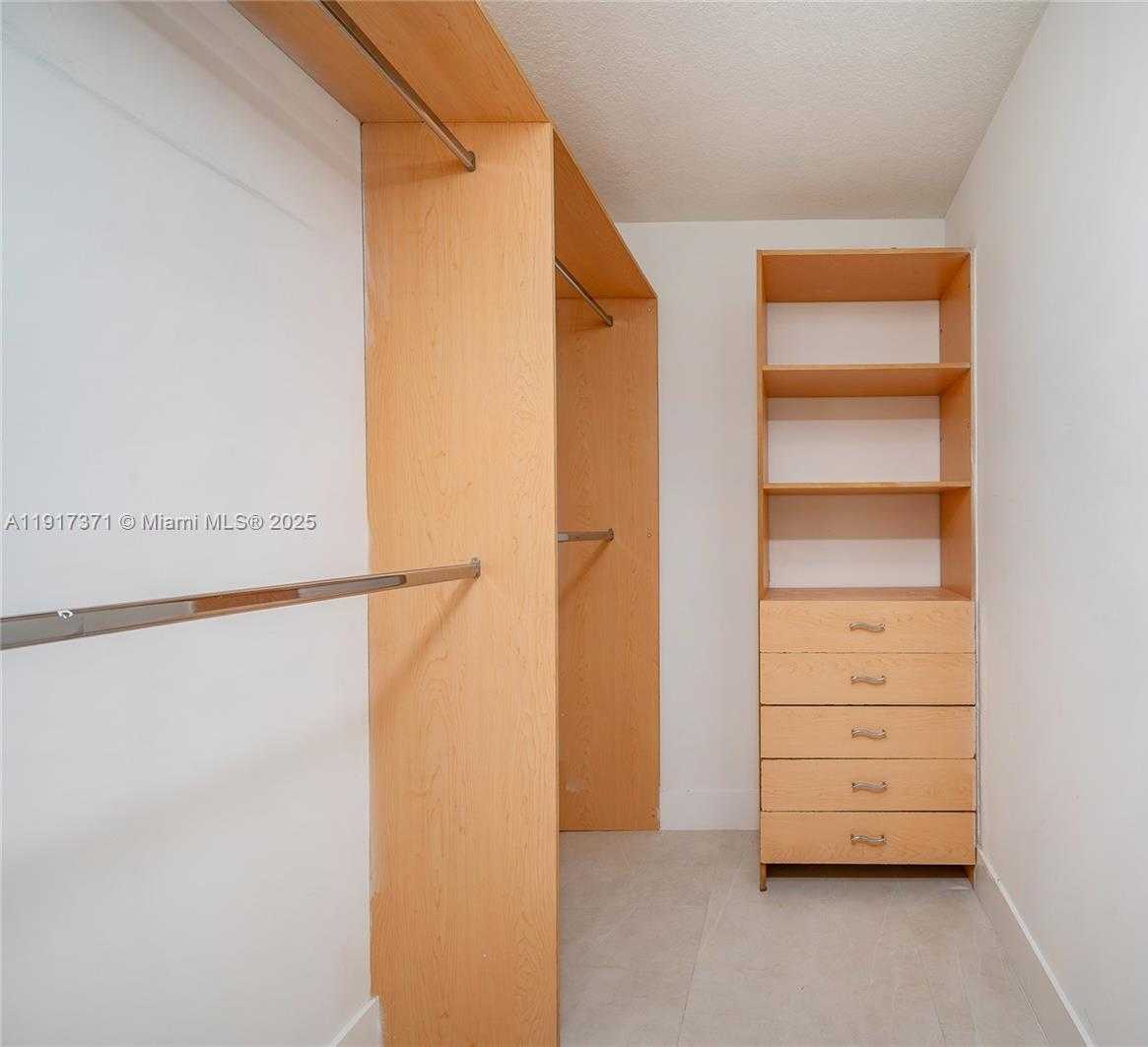 Small Image of 6320 NORTH WEST 114TH AVE #1227, Doral Number 24