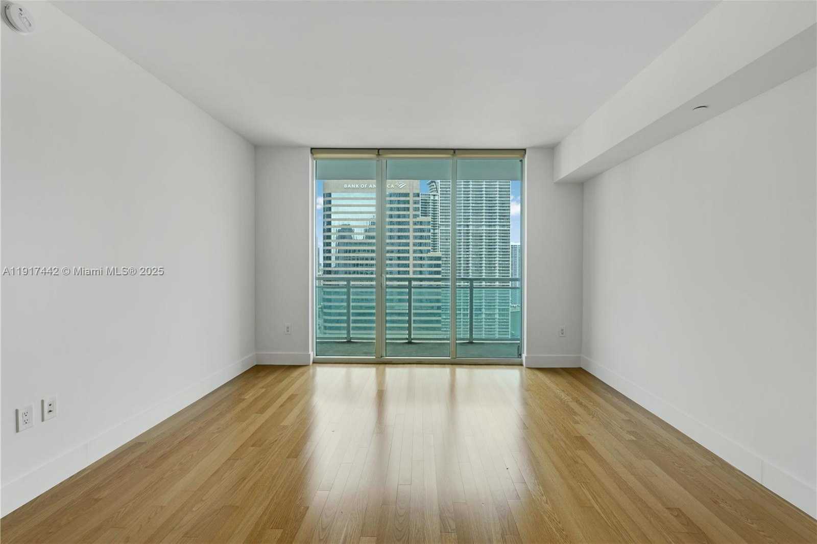 Small Image of 950 BRICKELL BAY DR #3008, Miami Number 12