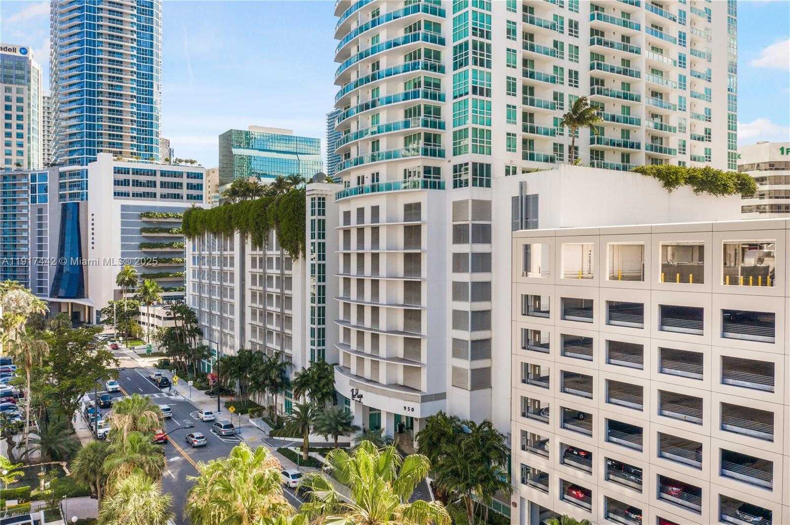 Small Image of 950 BRICKELL BAY DR #3008, Miami Number 45
