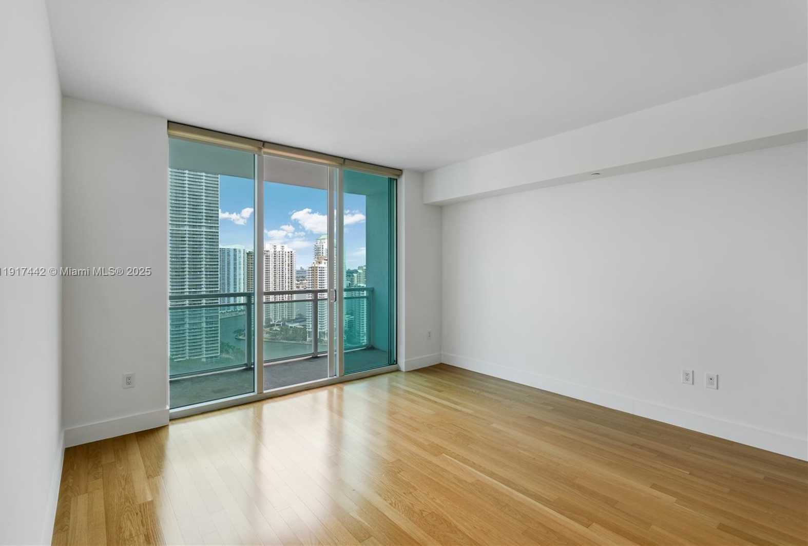 Small Image of 950 BRICKELL BAY DR #3008, Miami Number 7