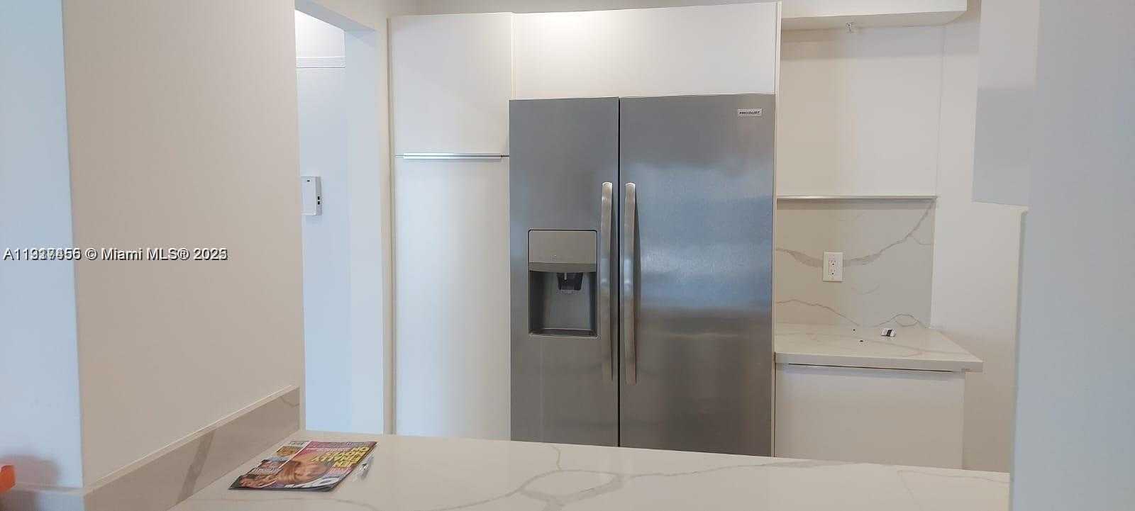 Small Image of 400 KINGS POINT DR #1111, Sunny Isles Beach Number 10