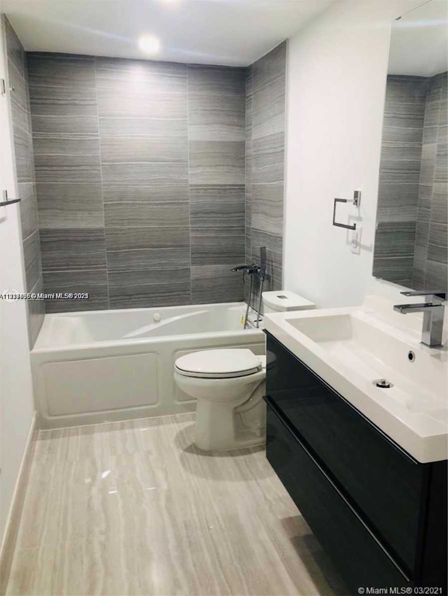 Small Image of 400 KINGS POINT DR #1111, Sunny Isles Beach Number 19